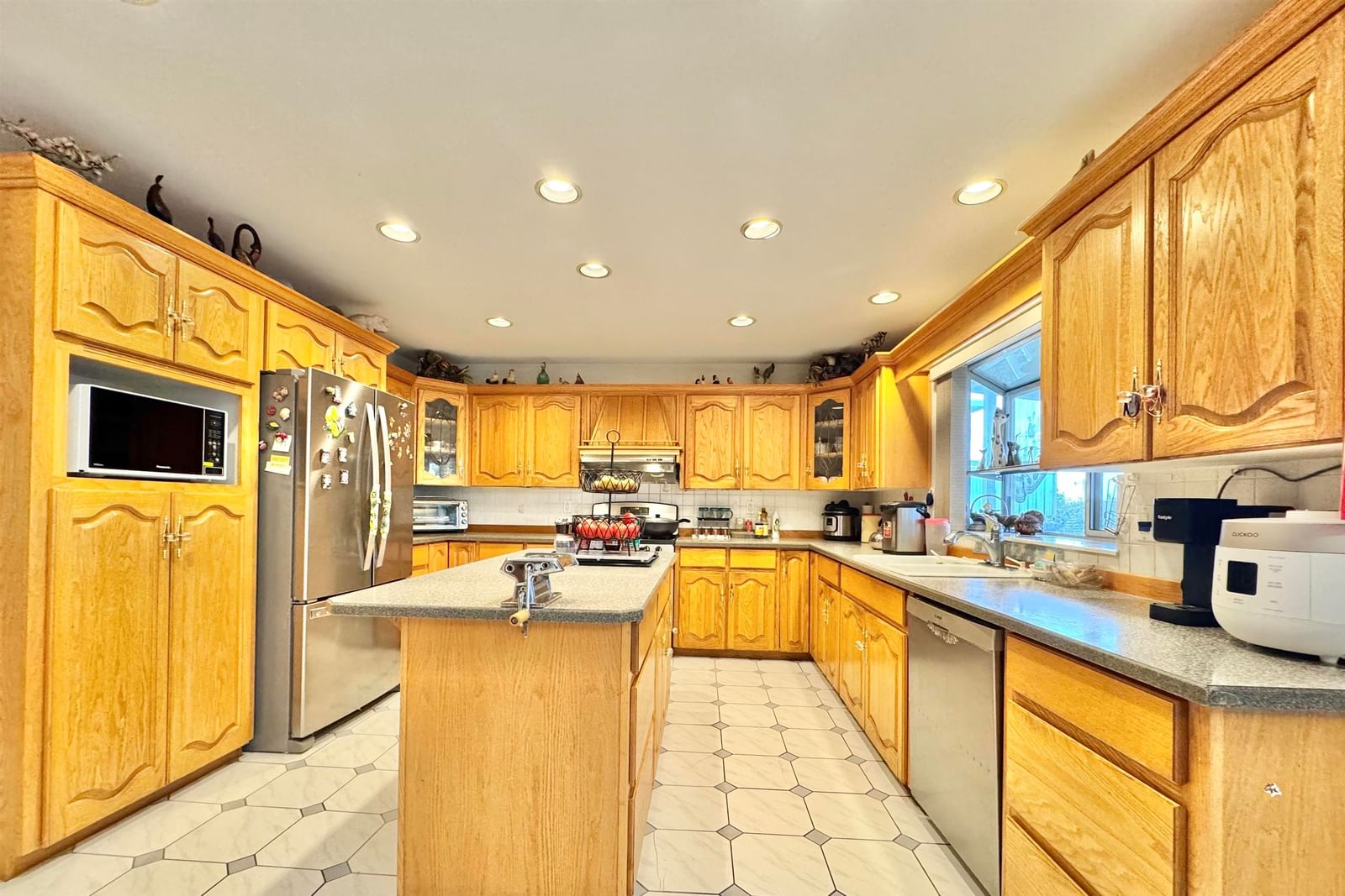 Listing Image 10