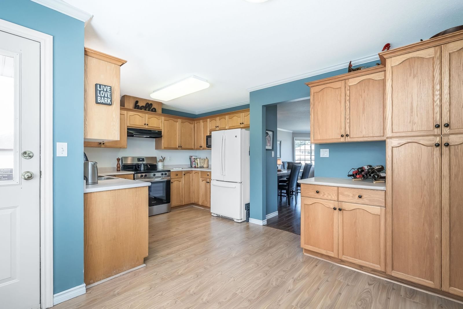 Listing Image 12
