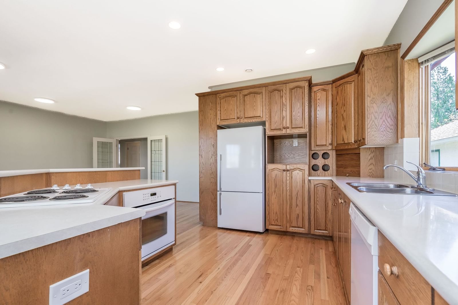 Listing Image 19