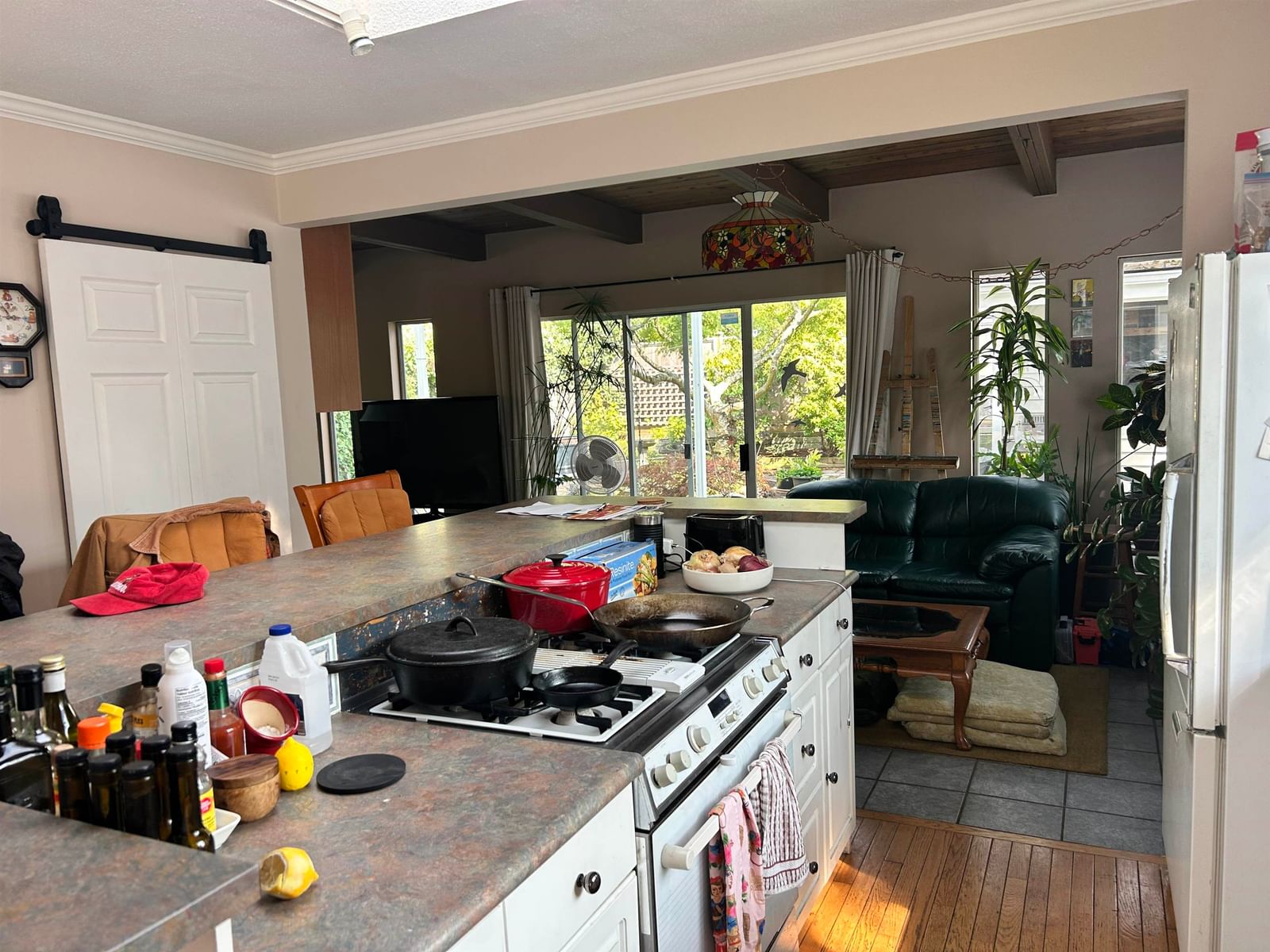 Listing Image 6