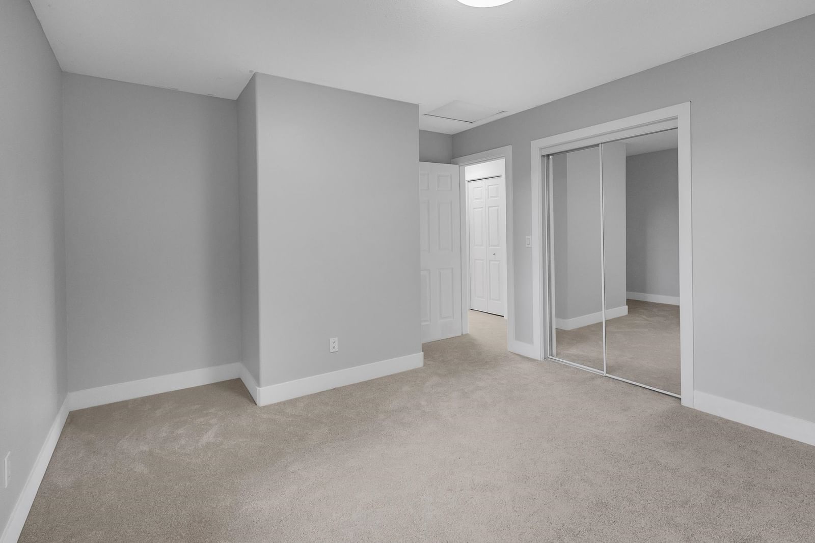 Listing Image 27