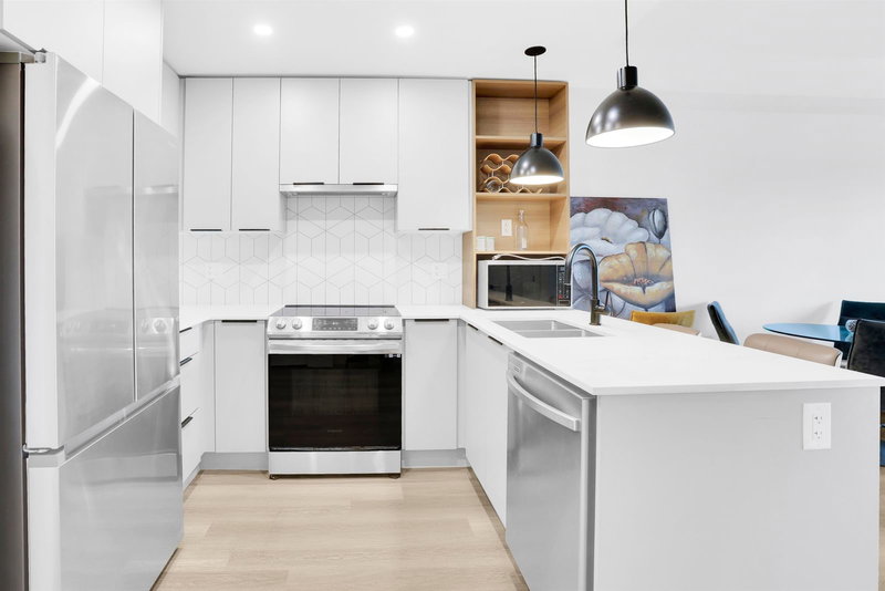 611 - 10778 138 Street, Surrey, V3T 4K8 | Image 2