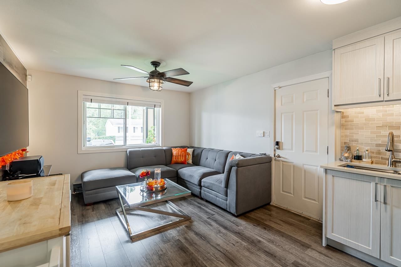 Listing Image 15