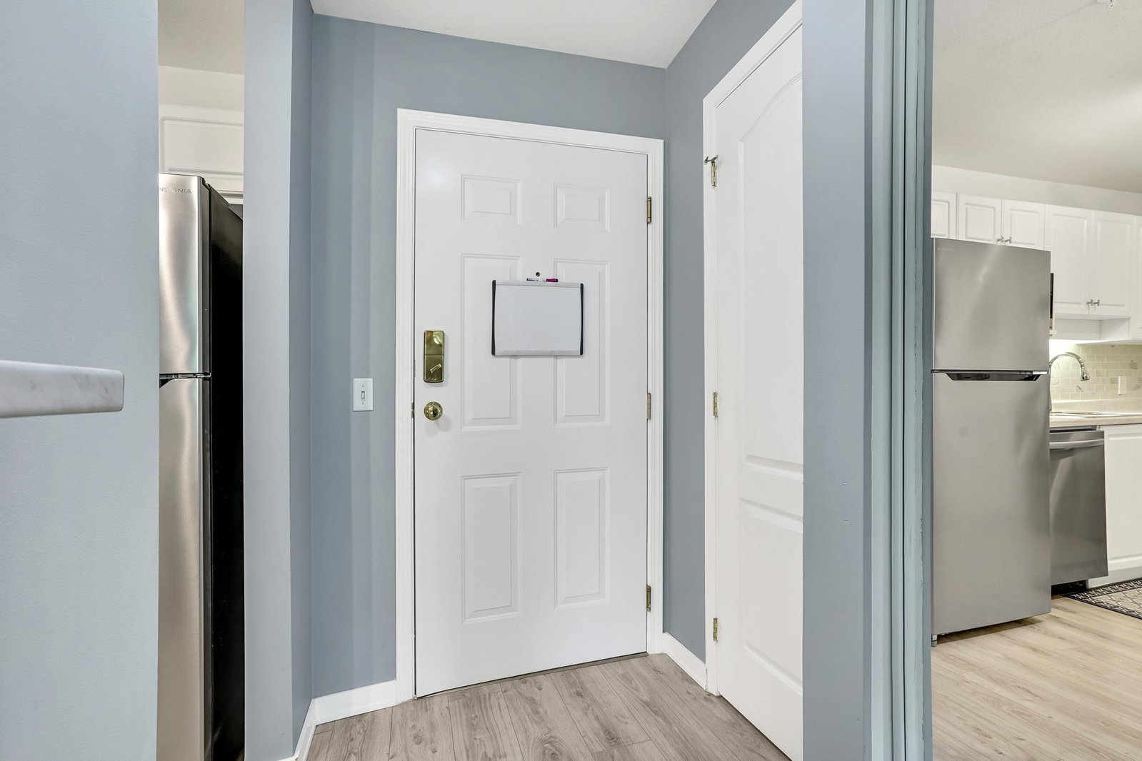 Listing Image 11
