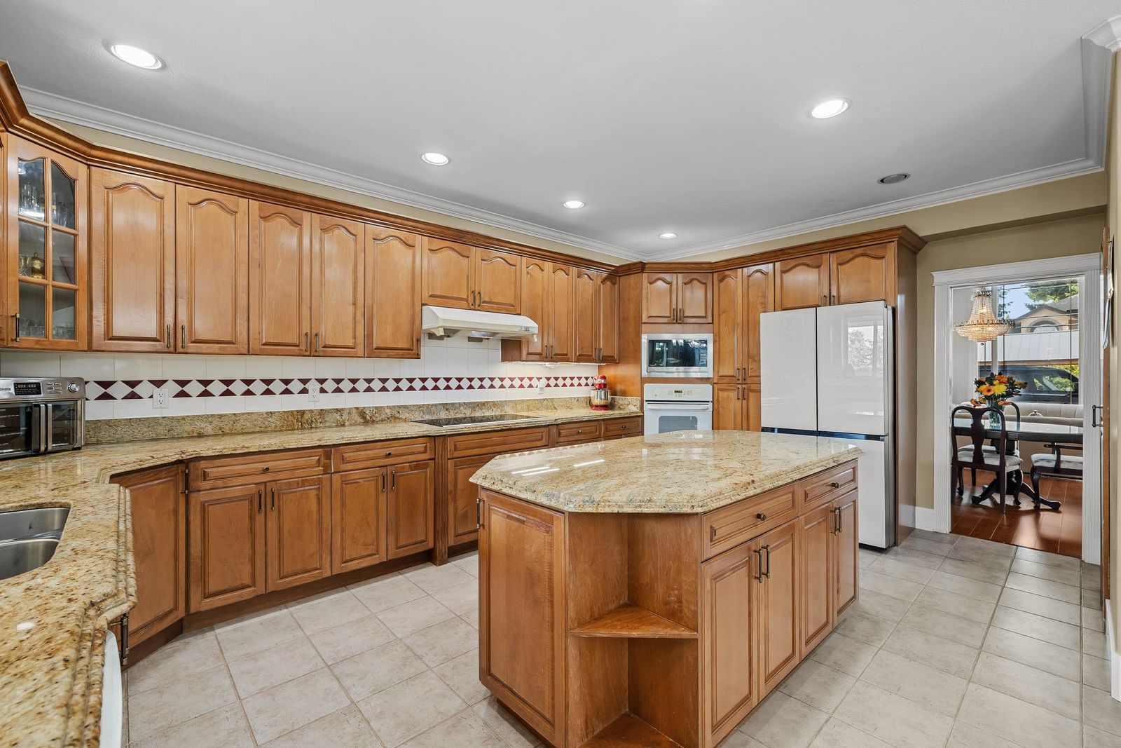 Listing Image 9