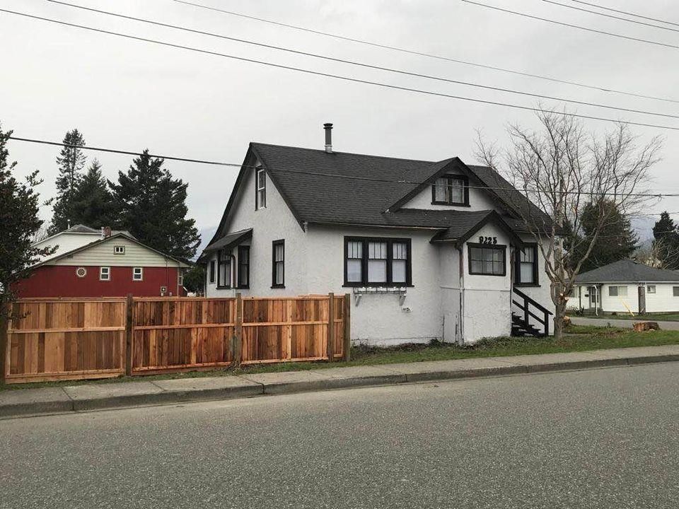 Listing Image 4