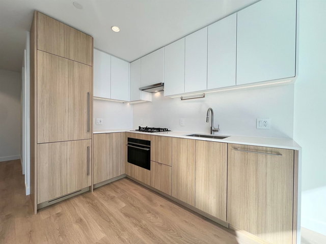 901 - 505 Nelson Street