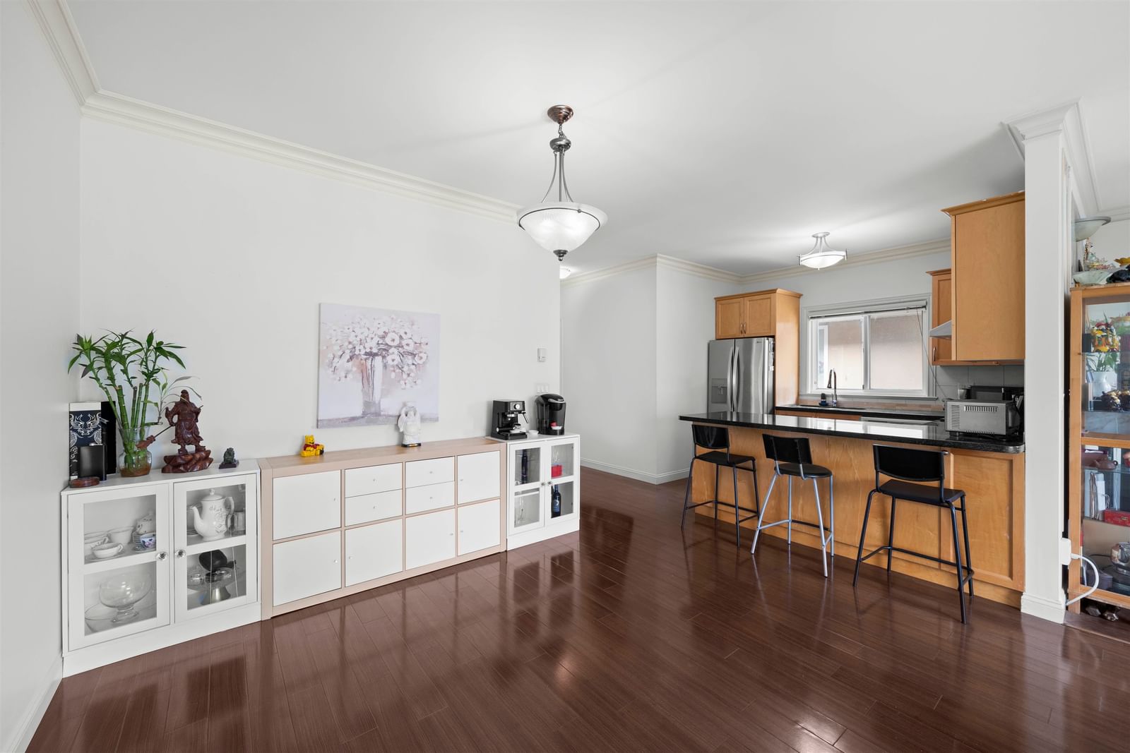 Listing Image 19