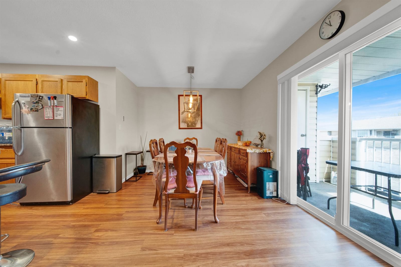 Listing Image 8
