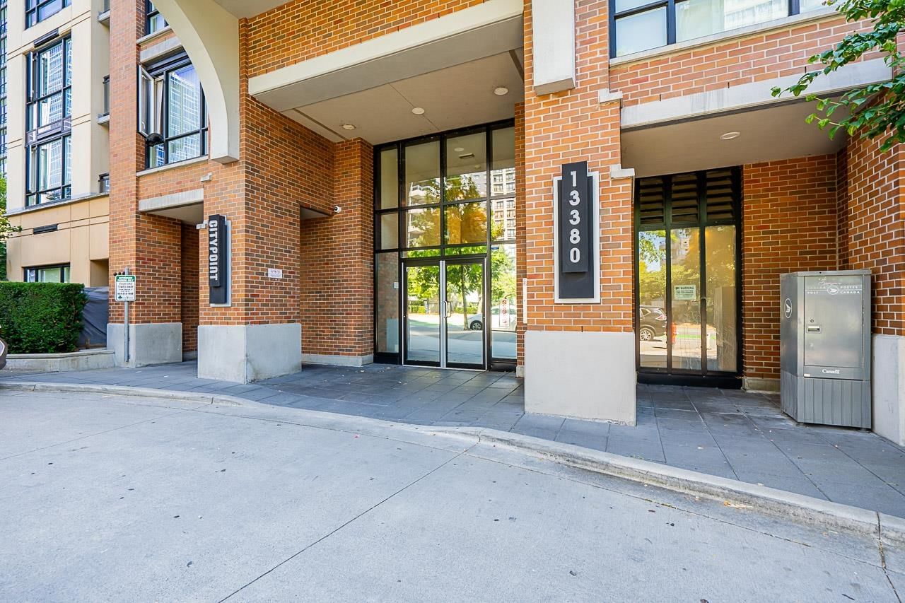 Listing Image 4