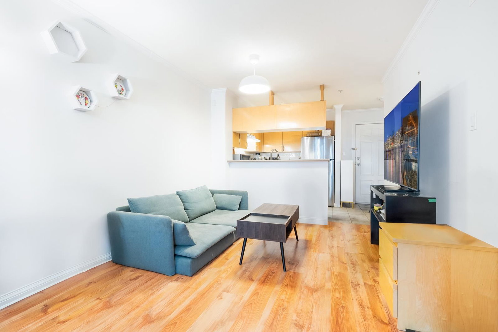 Listing Image 14