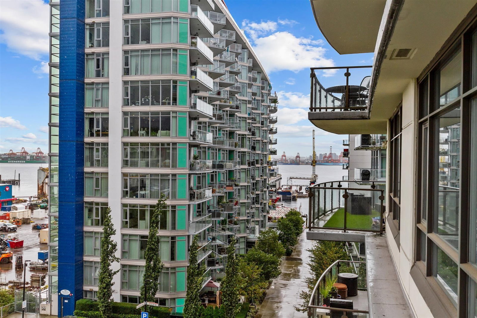 Listing Image 11