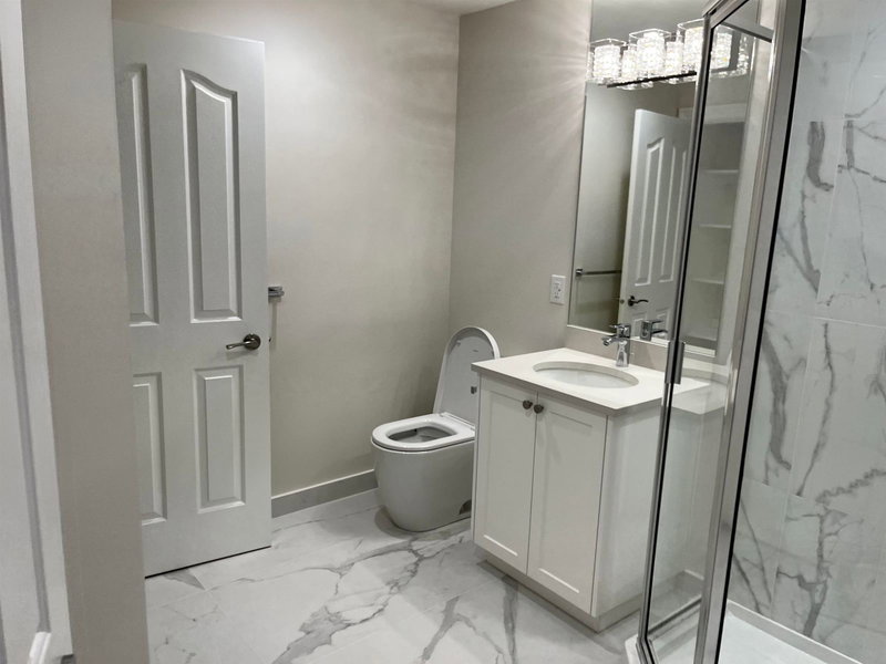 1849 Marine Drive, Vancouver, V6P 6B3 | Image 3