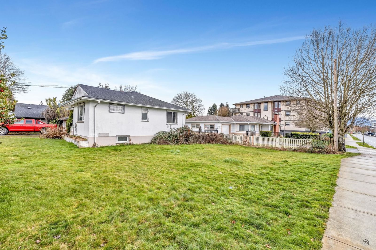 Listing Image 14