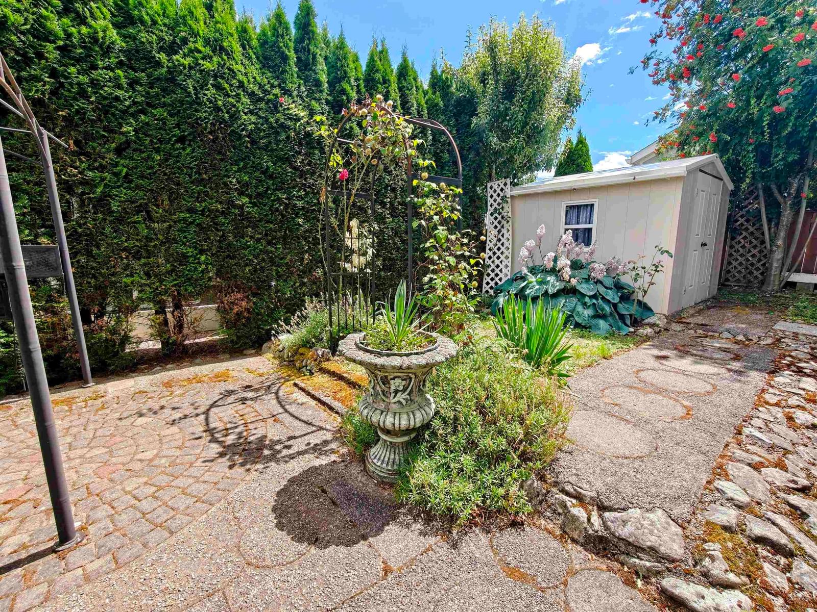 Listing photo 5