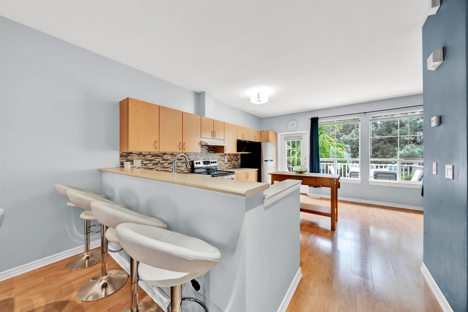 Listing Image 14