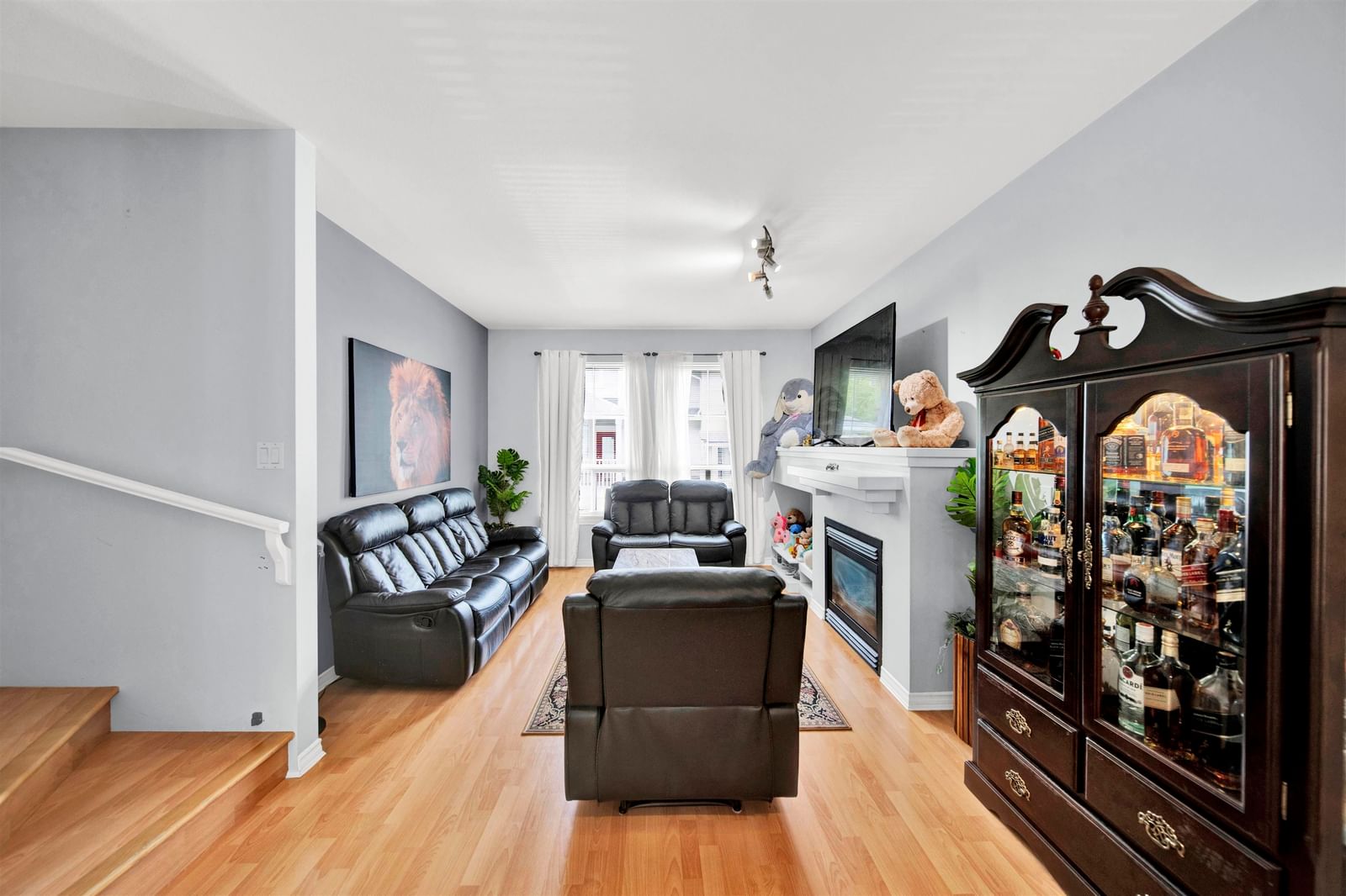 Listing Image 16