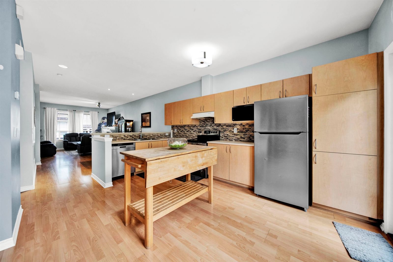 Listing Image 6