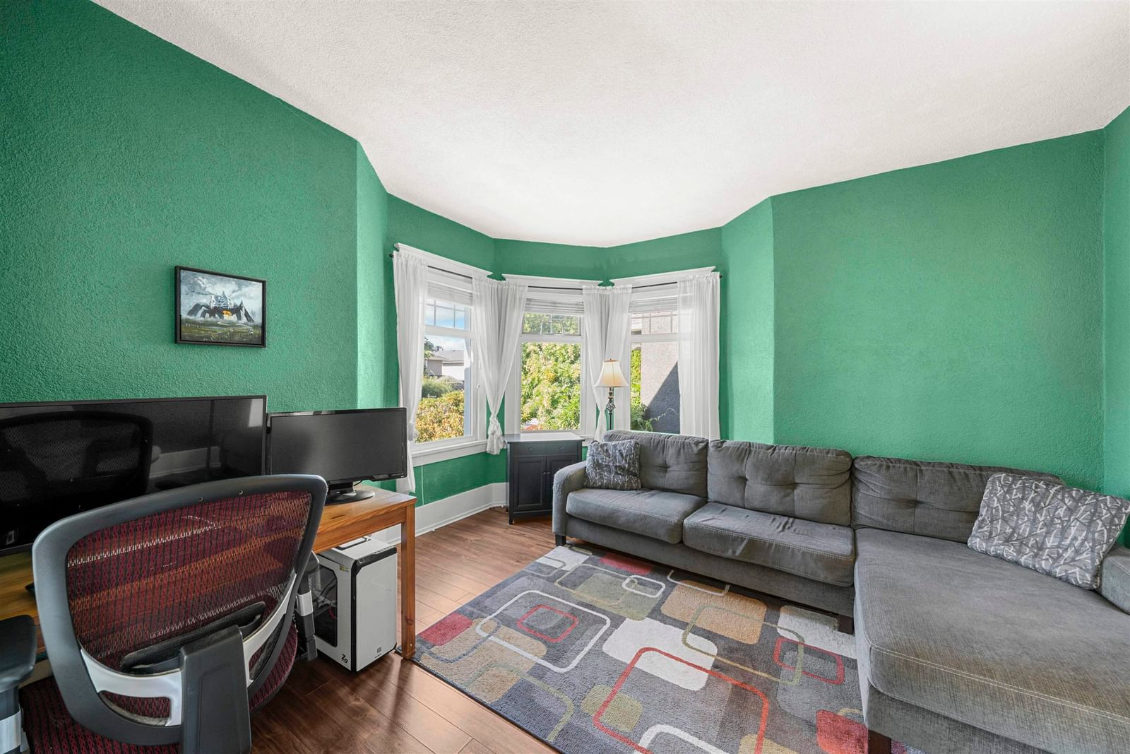 Listing Image 4