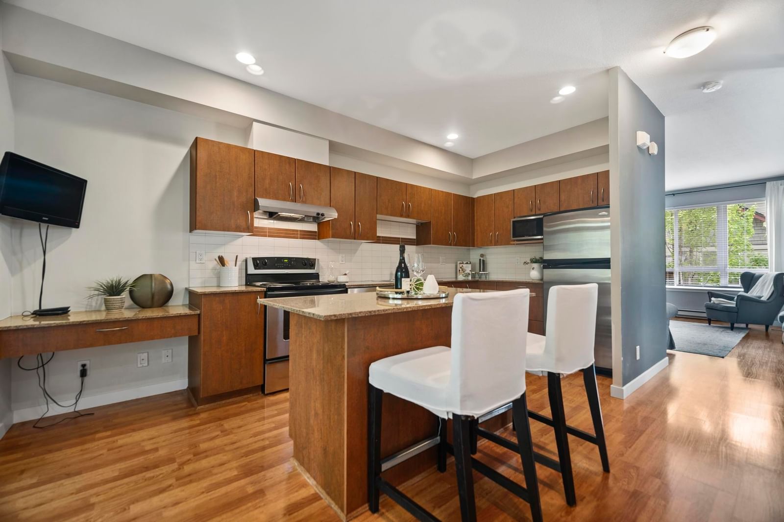Listing Image 10