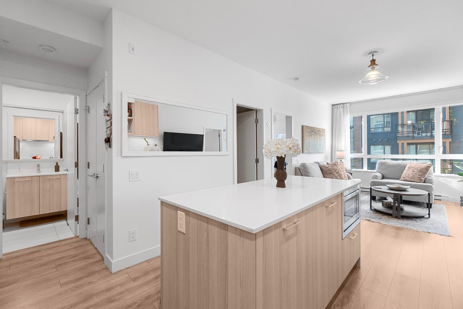 Listing Image 12