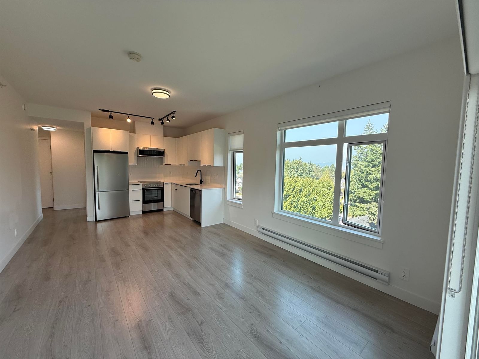 Listing Image 18