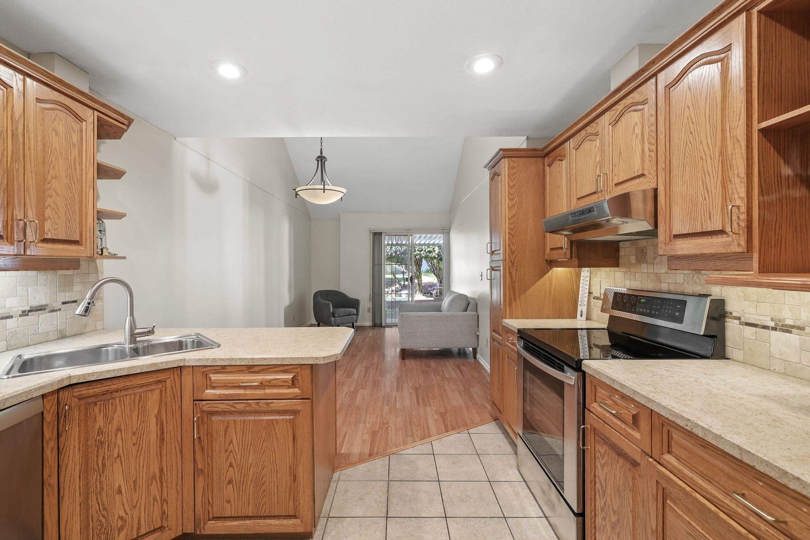 Listing Image 14