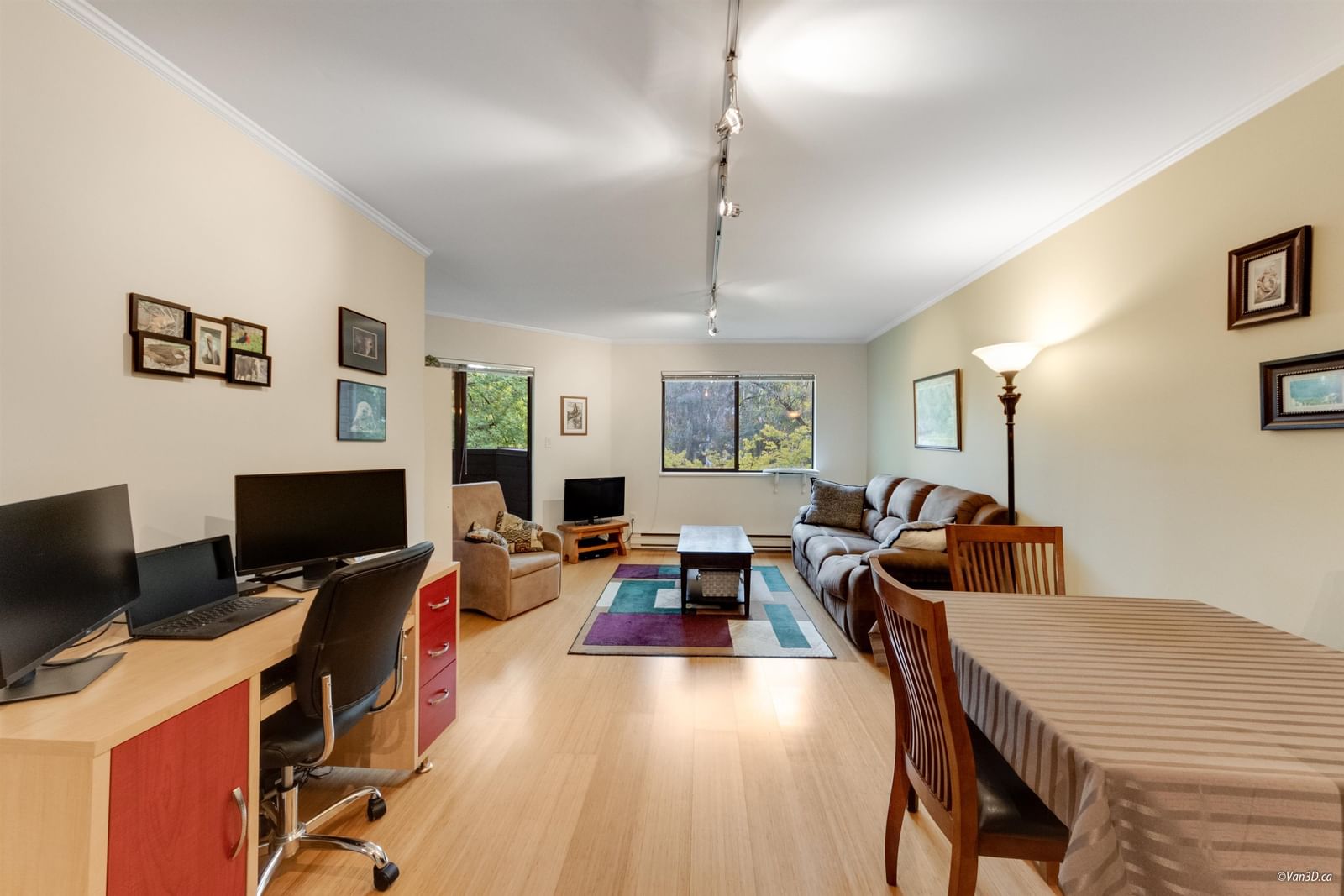 Listing Image 4