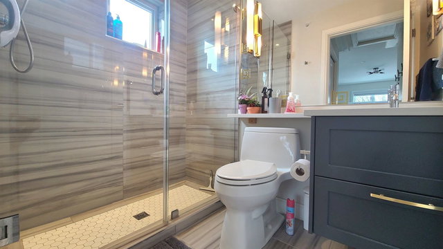 901 Broadway Street E