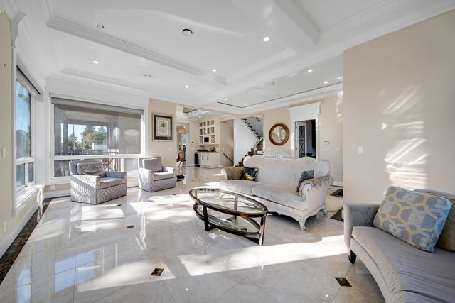 8543 Royal Oak Avenue