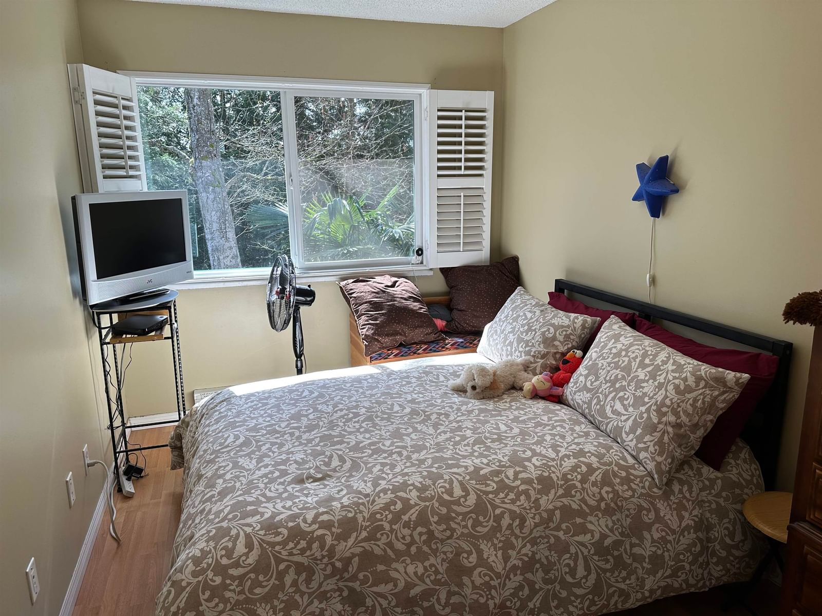 Listing Image 22