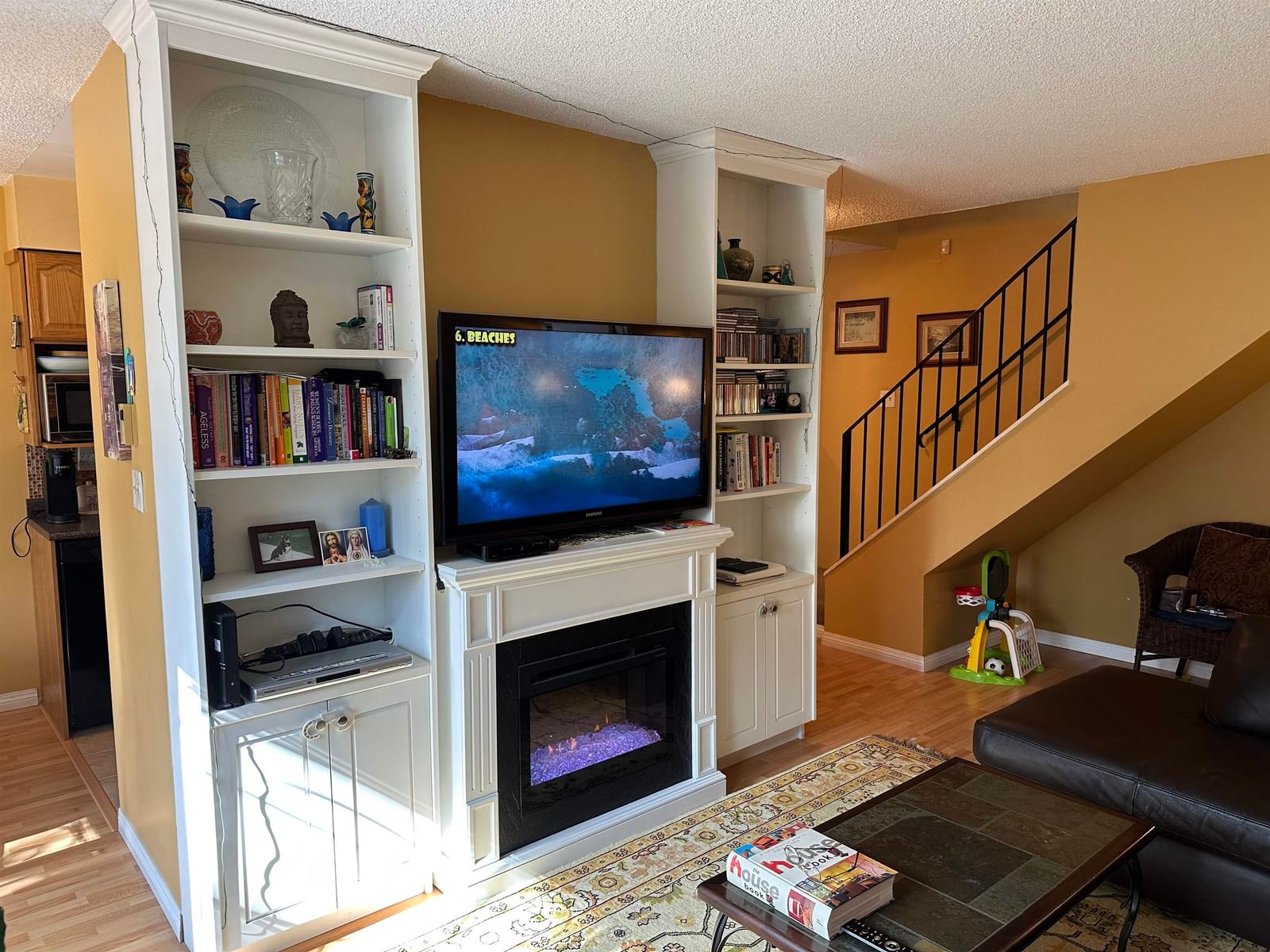 Listing Image 4