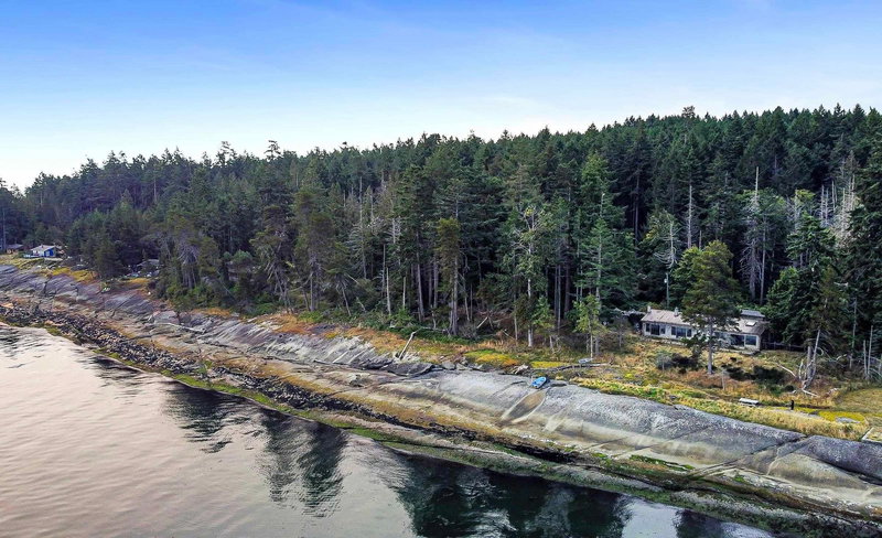 1820 Ellis Road, Galiano Island, V0N 1P0 | Image 2