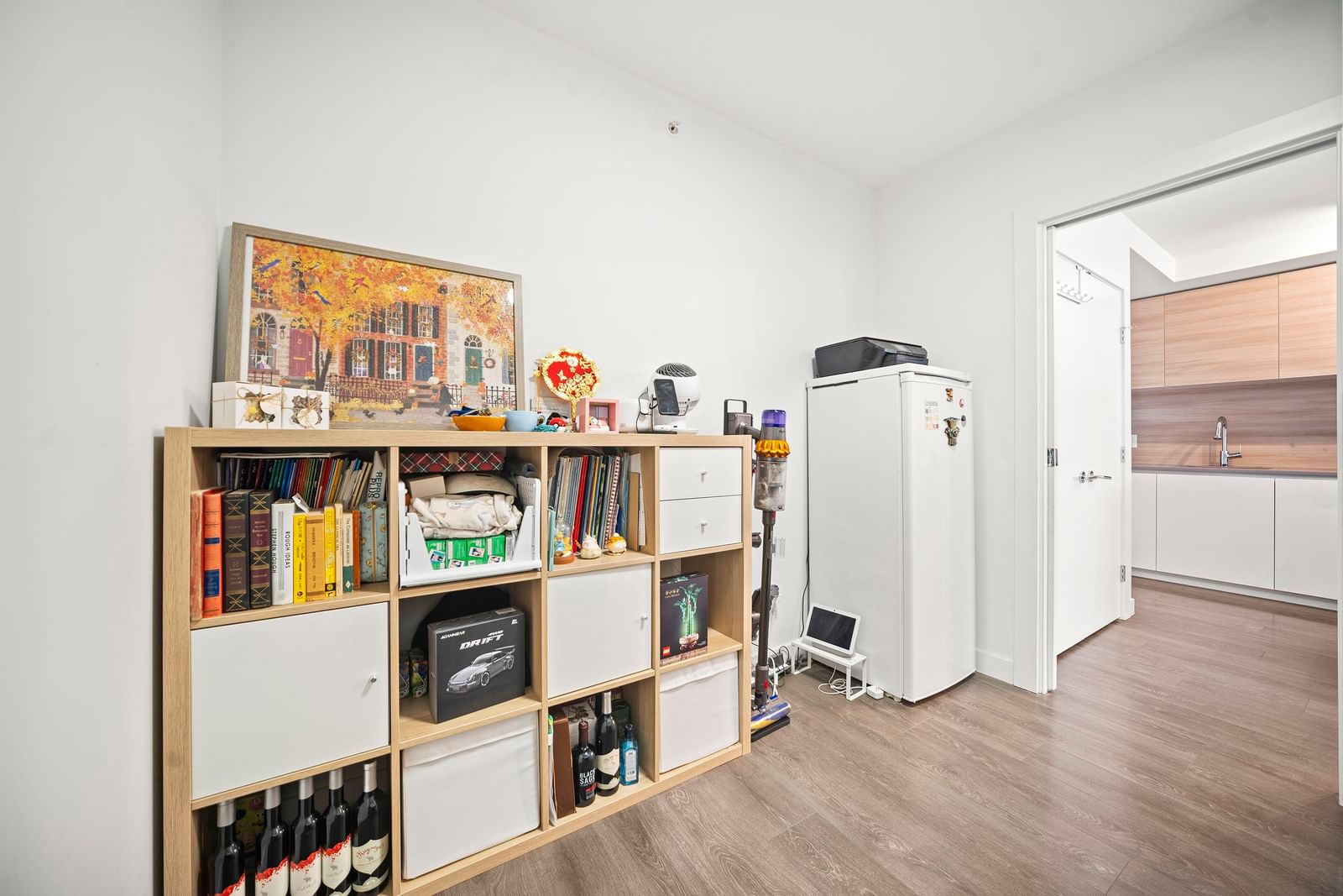 Listing Image 9