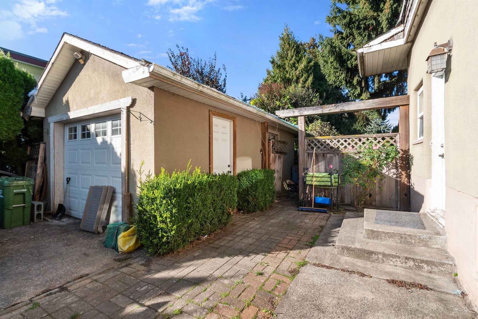 Listing Image 9