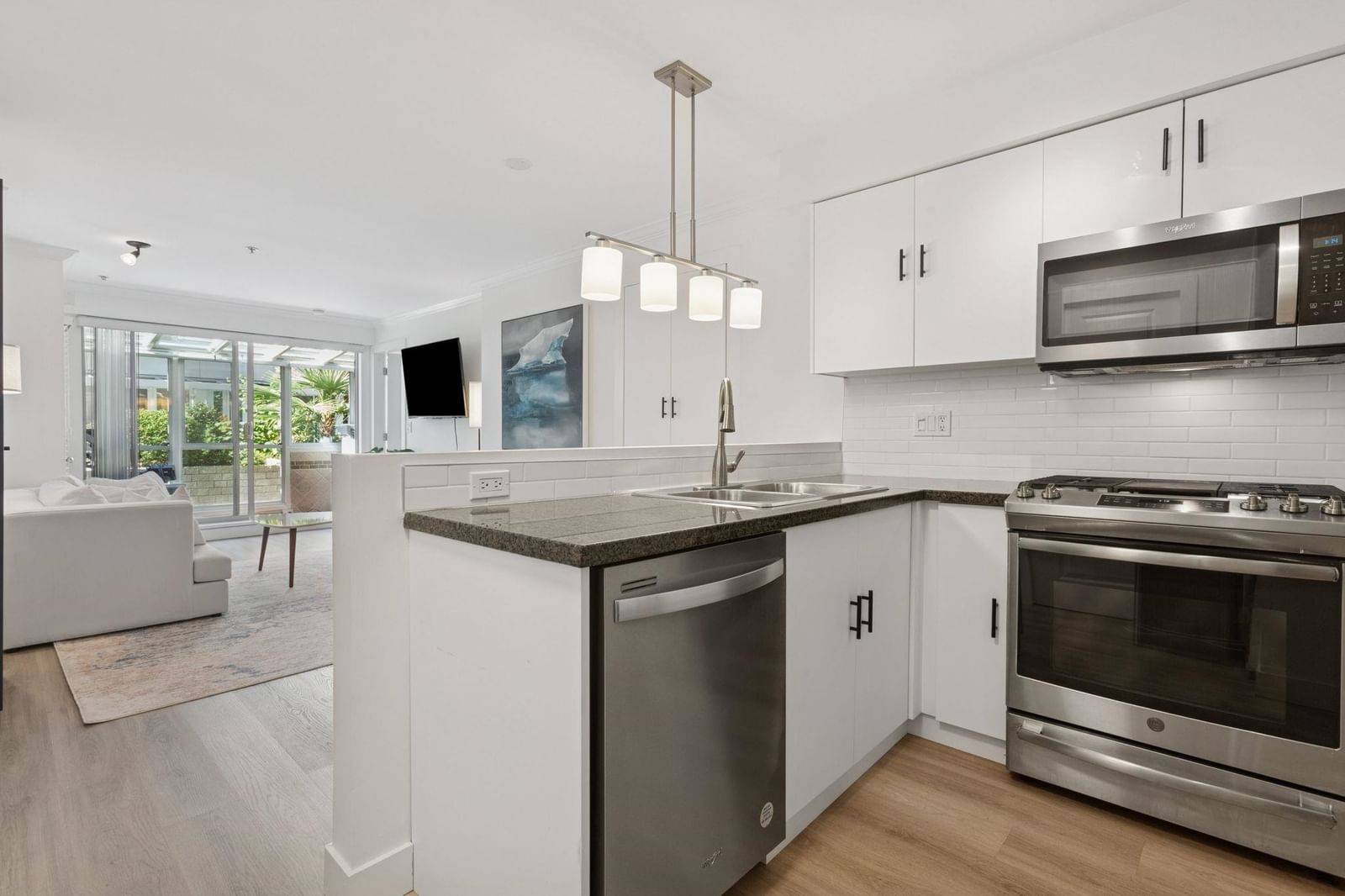 Listing Image 9
