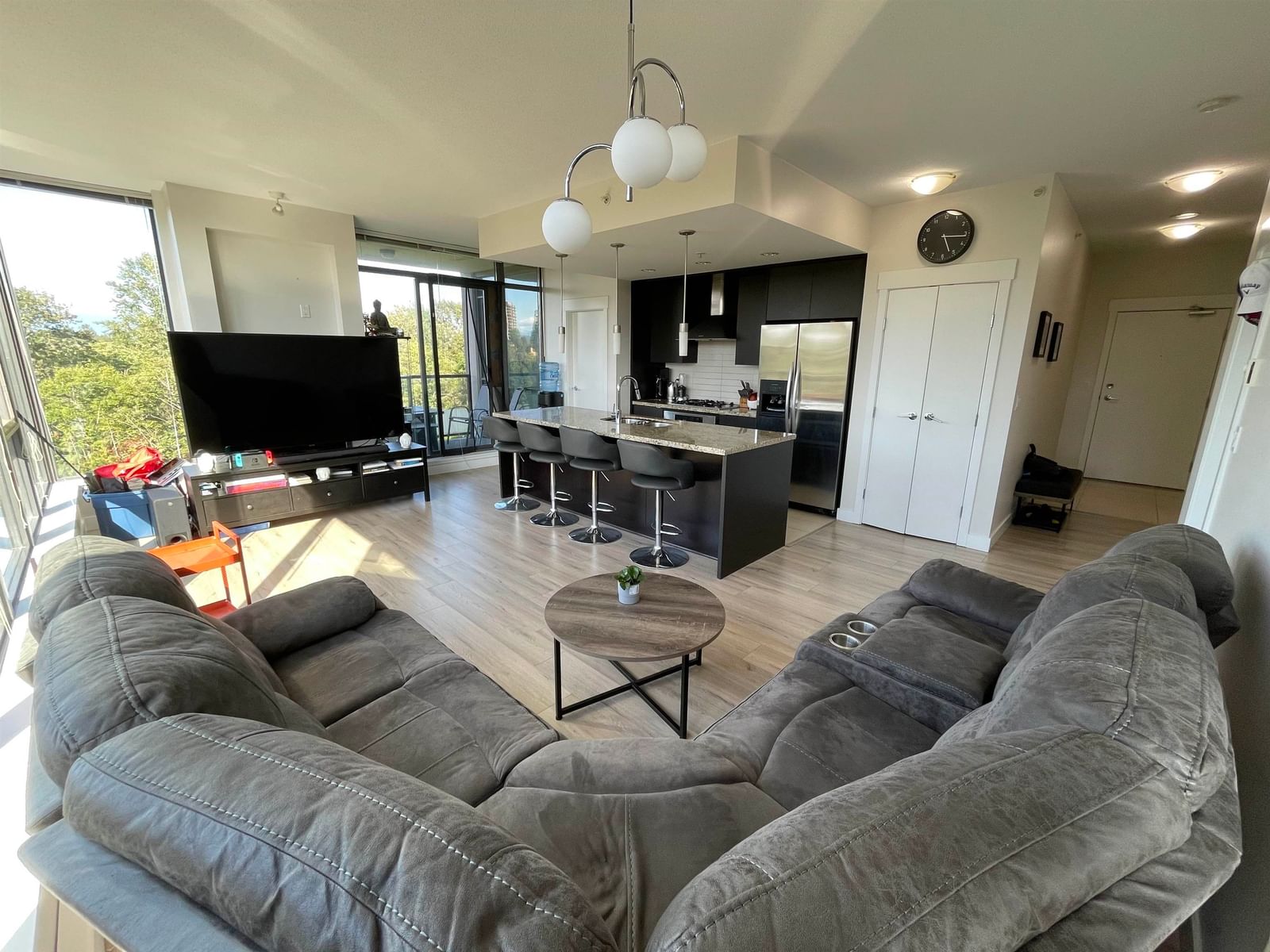 Listing Image 6