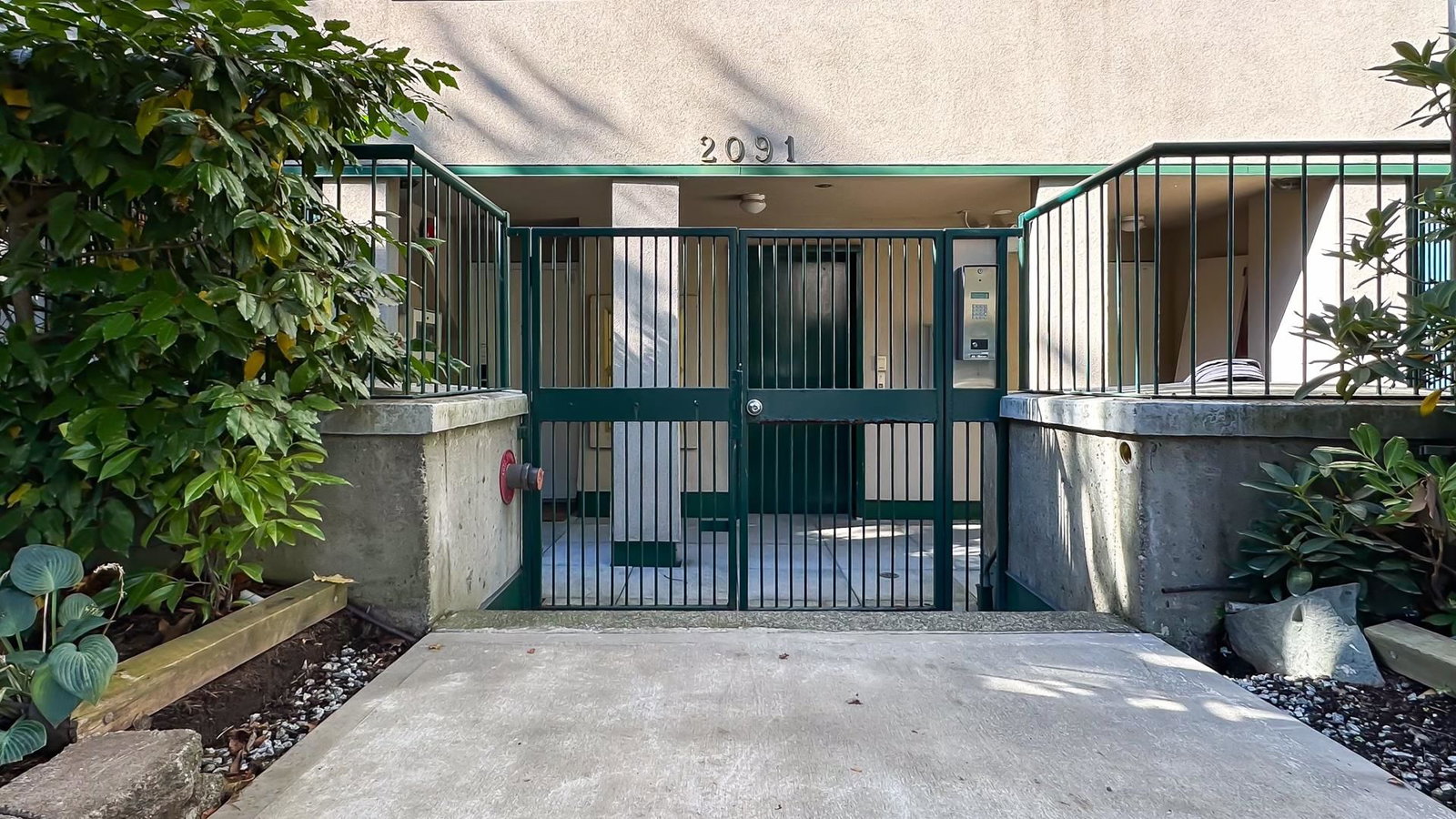 Listing Image 17