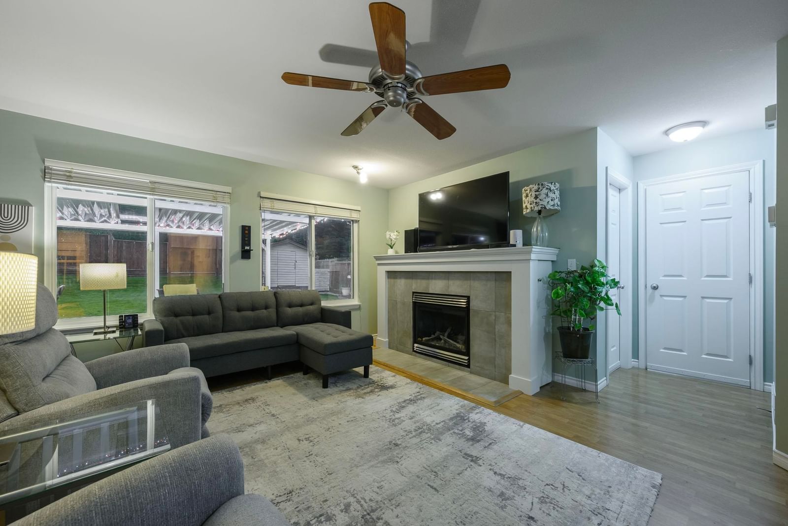Listing Image 9