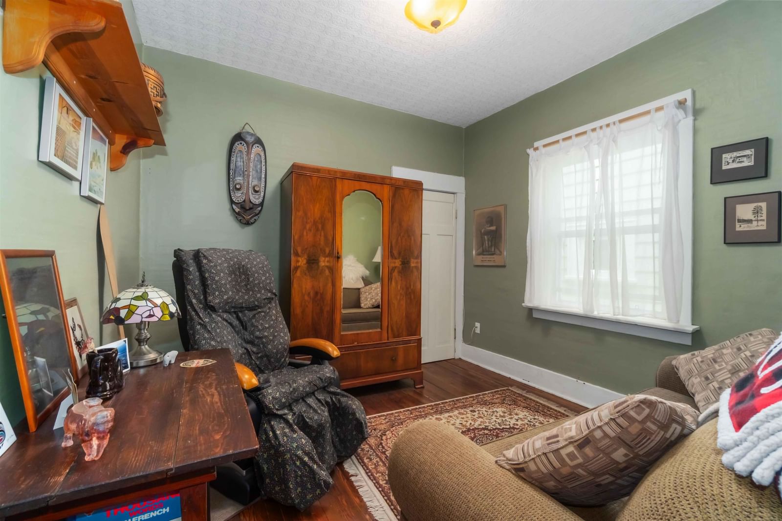 Listing Image 12