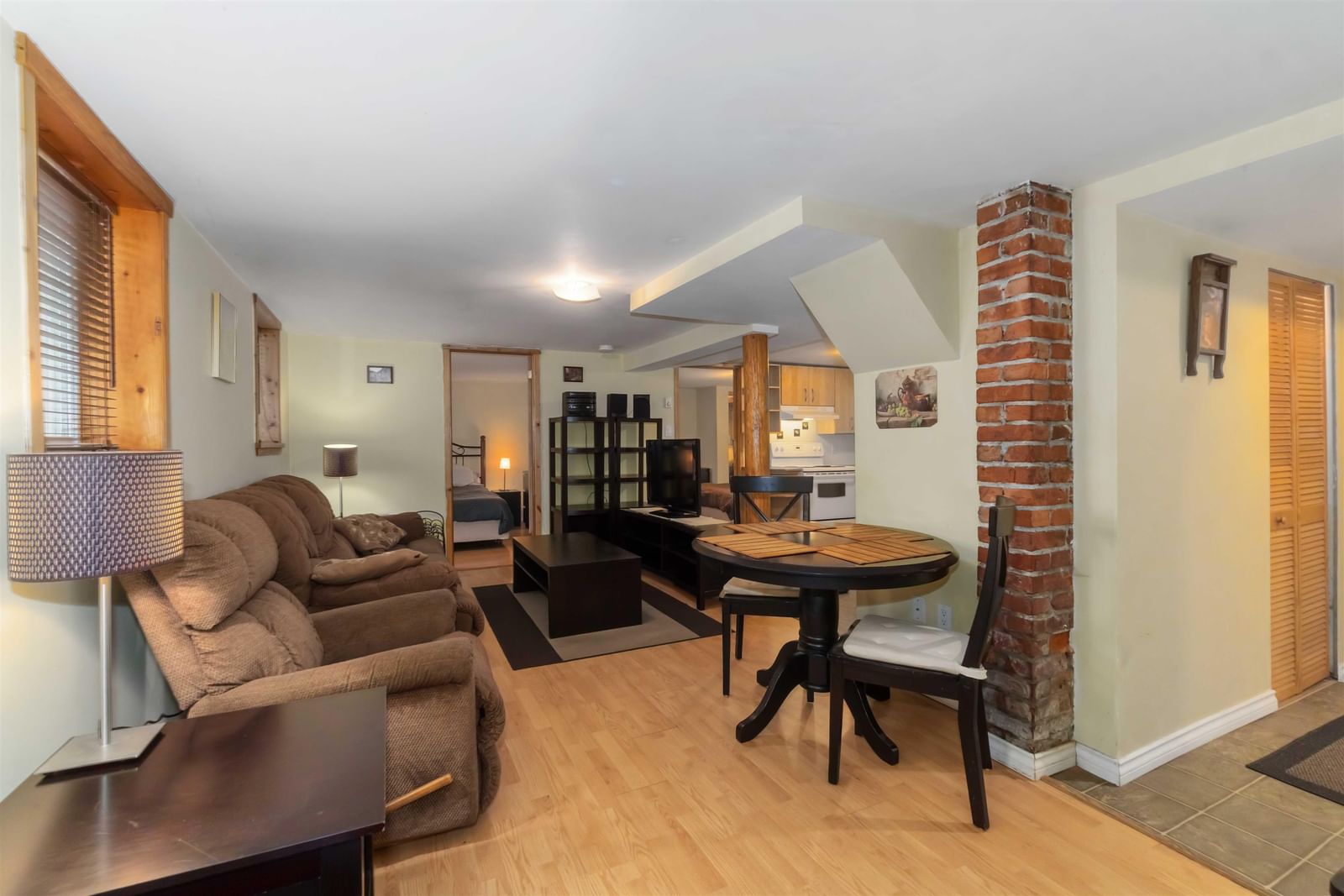 Listing Image 23