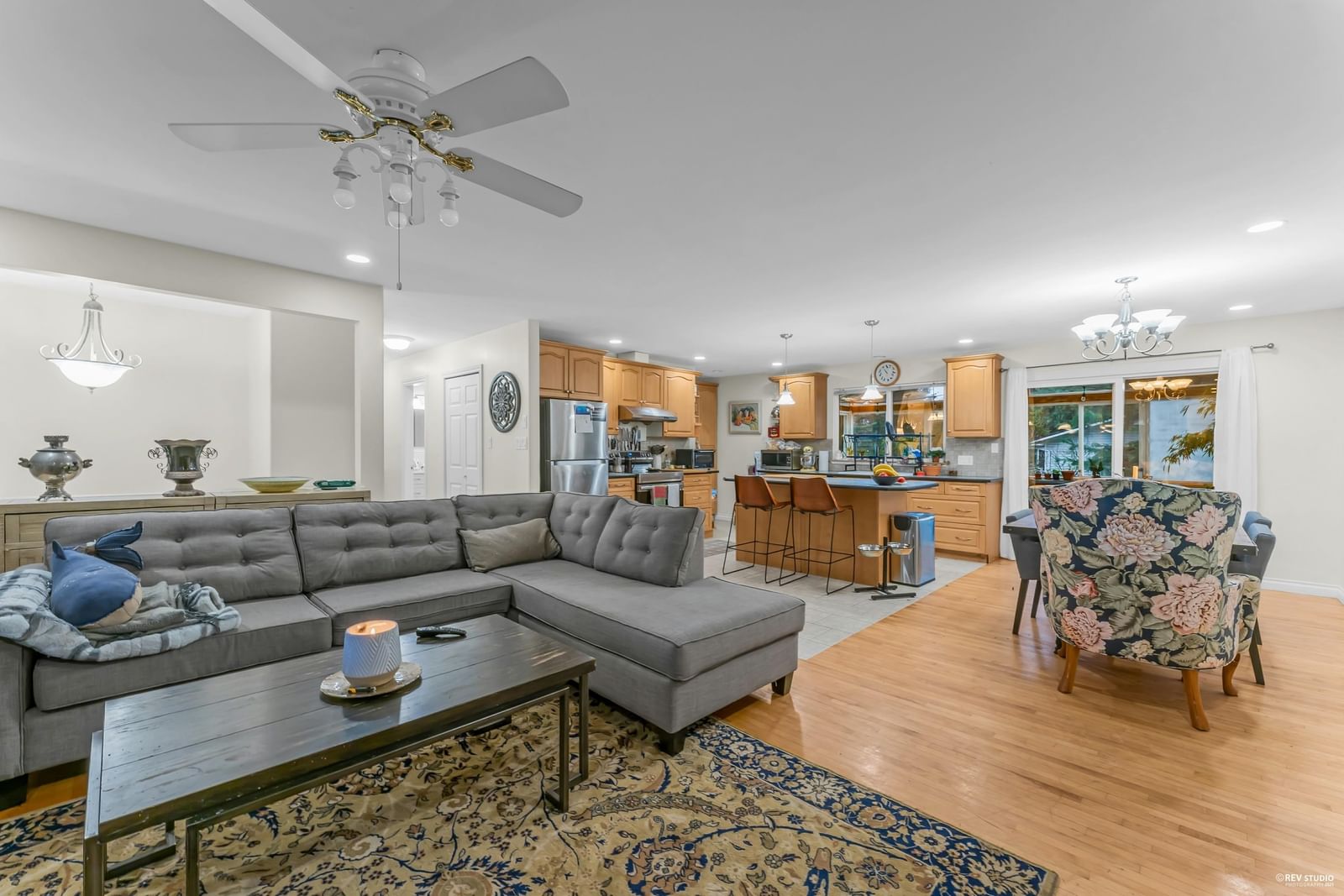 Listing Image 6