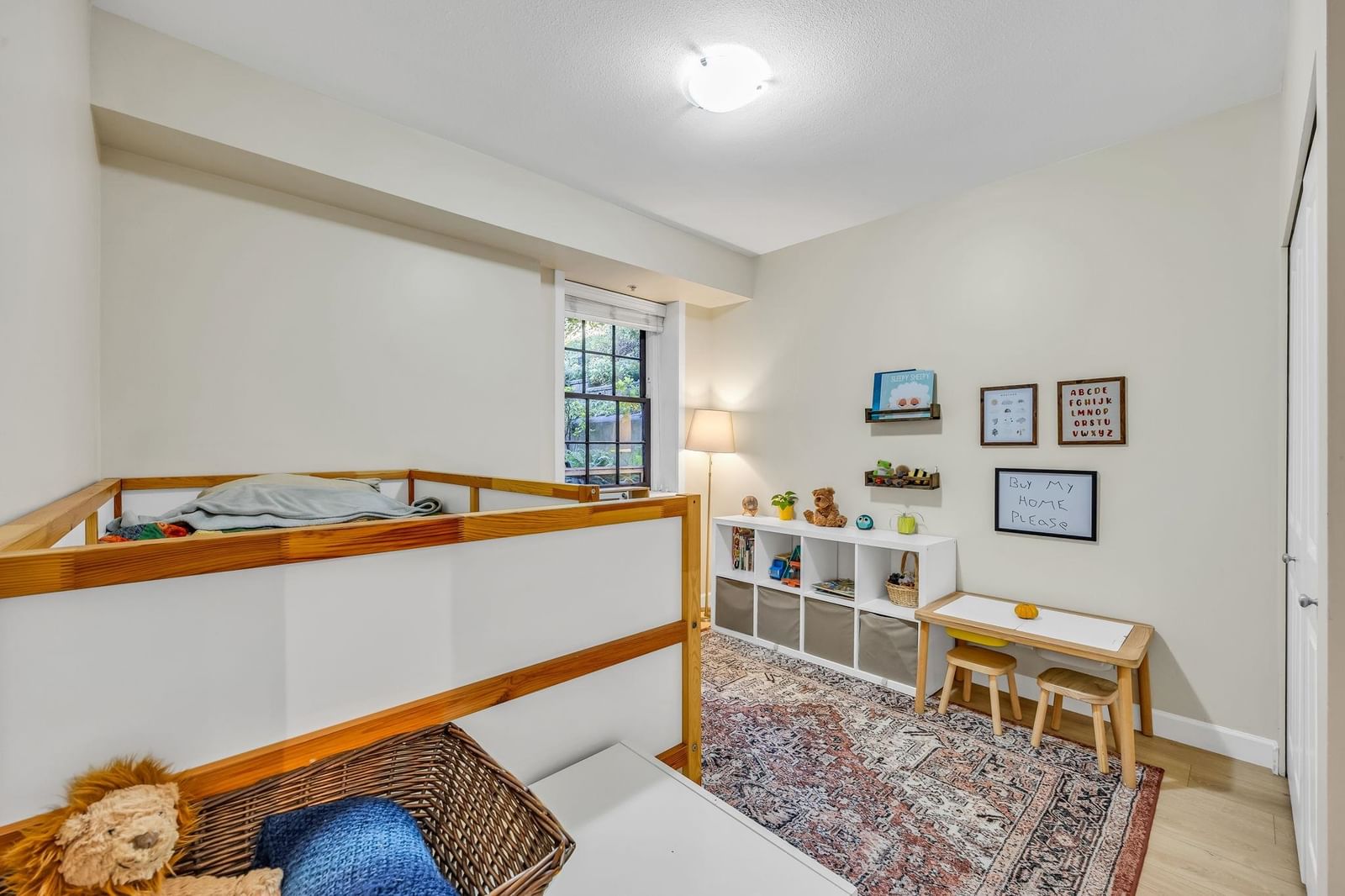 Listing Image 11