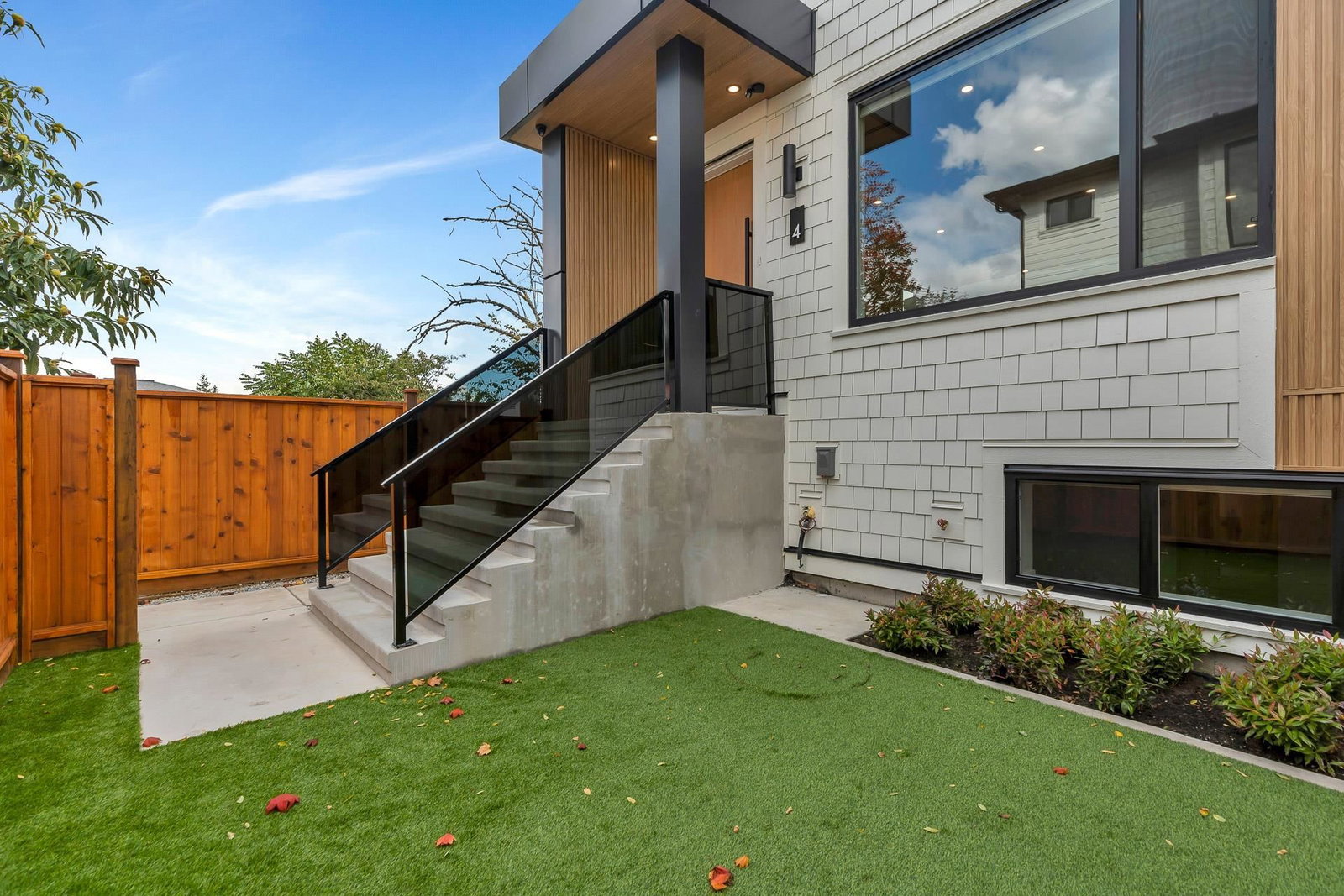 Listing Image 9