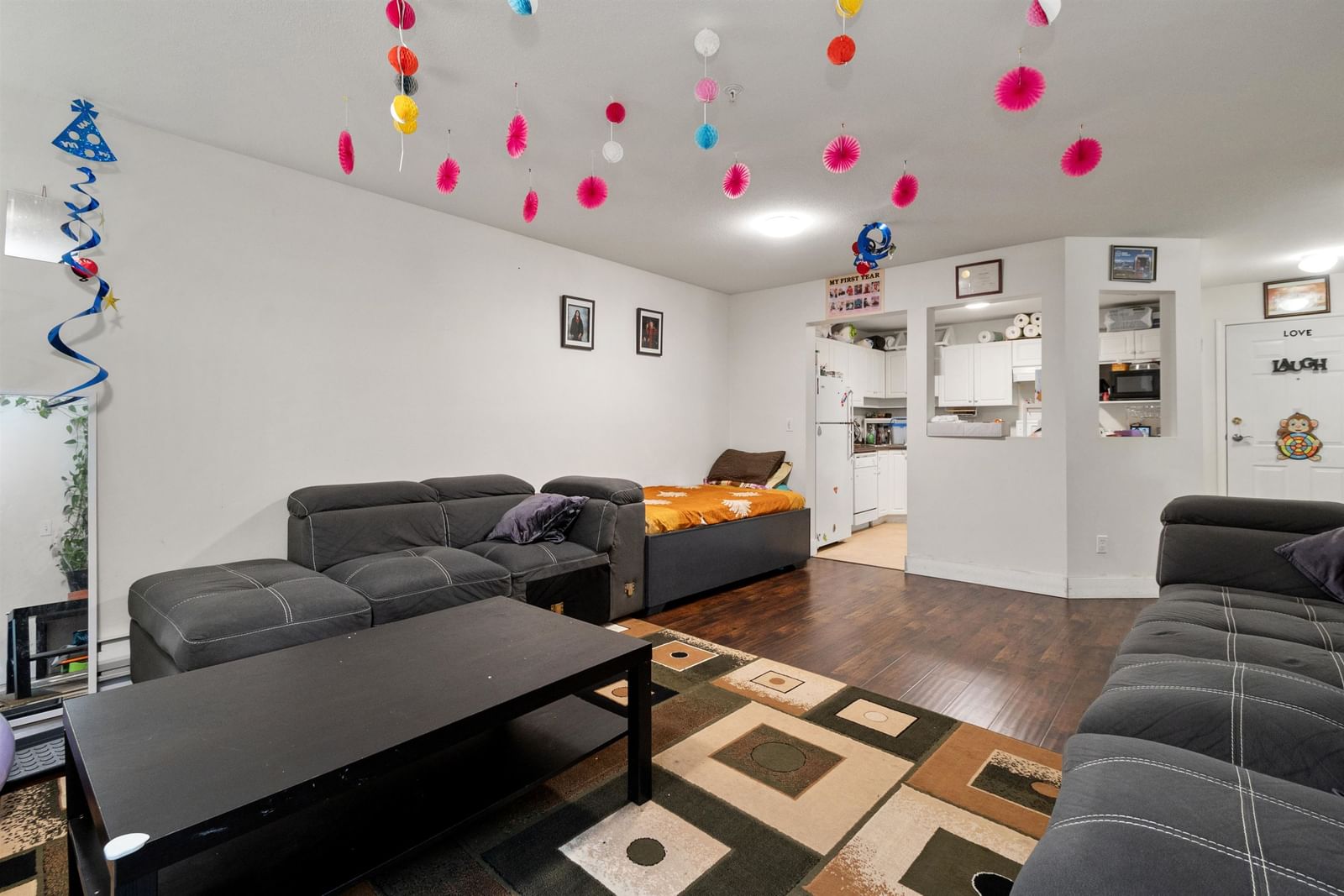 Listing Image 5