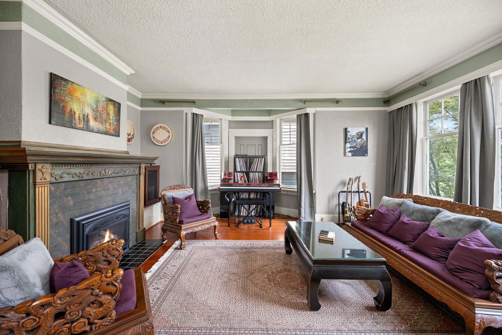 Listing Image 8