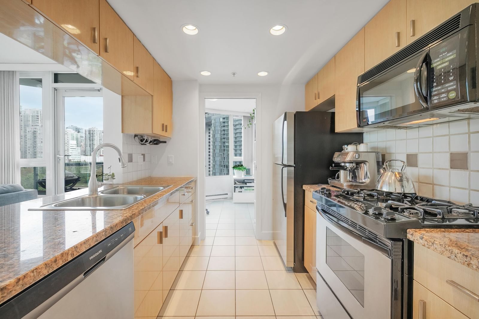 Listing Image 19