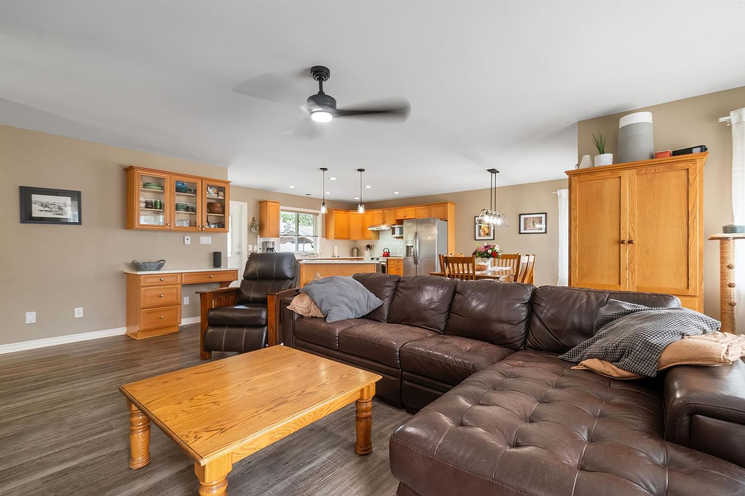 Listing Image 5