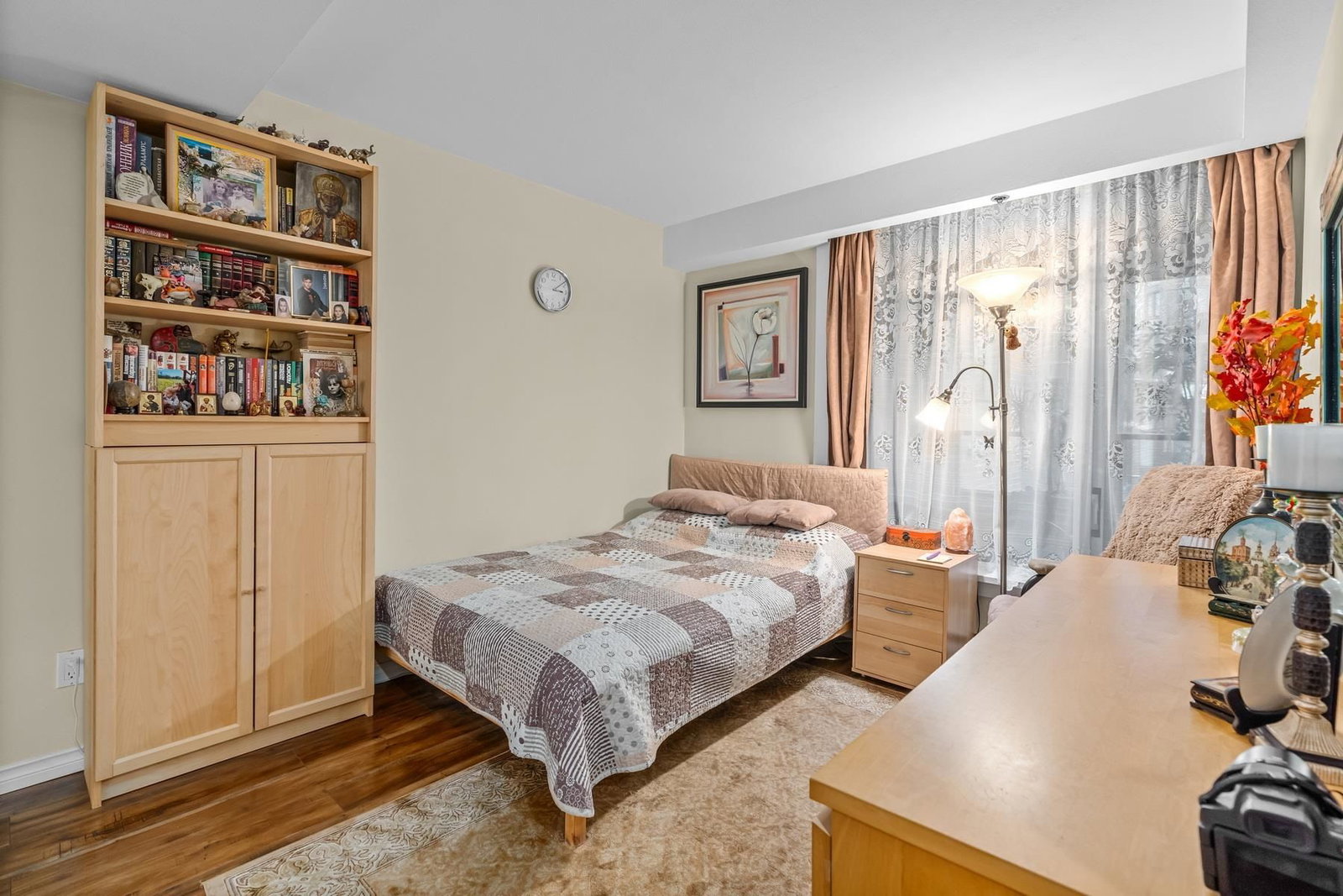 Listing Image 10