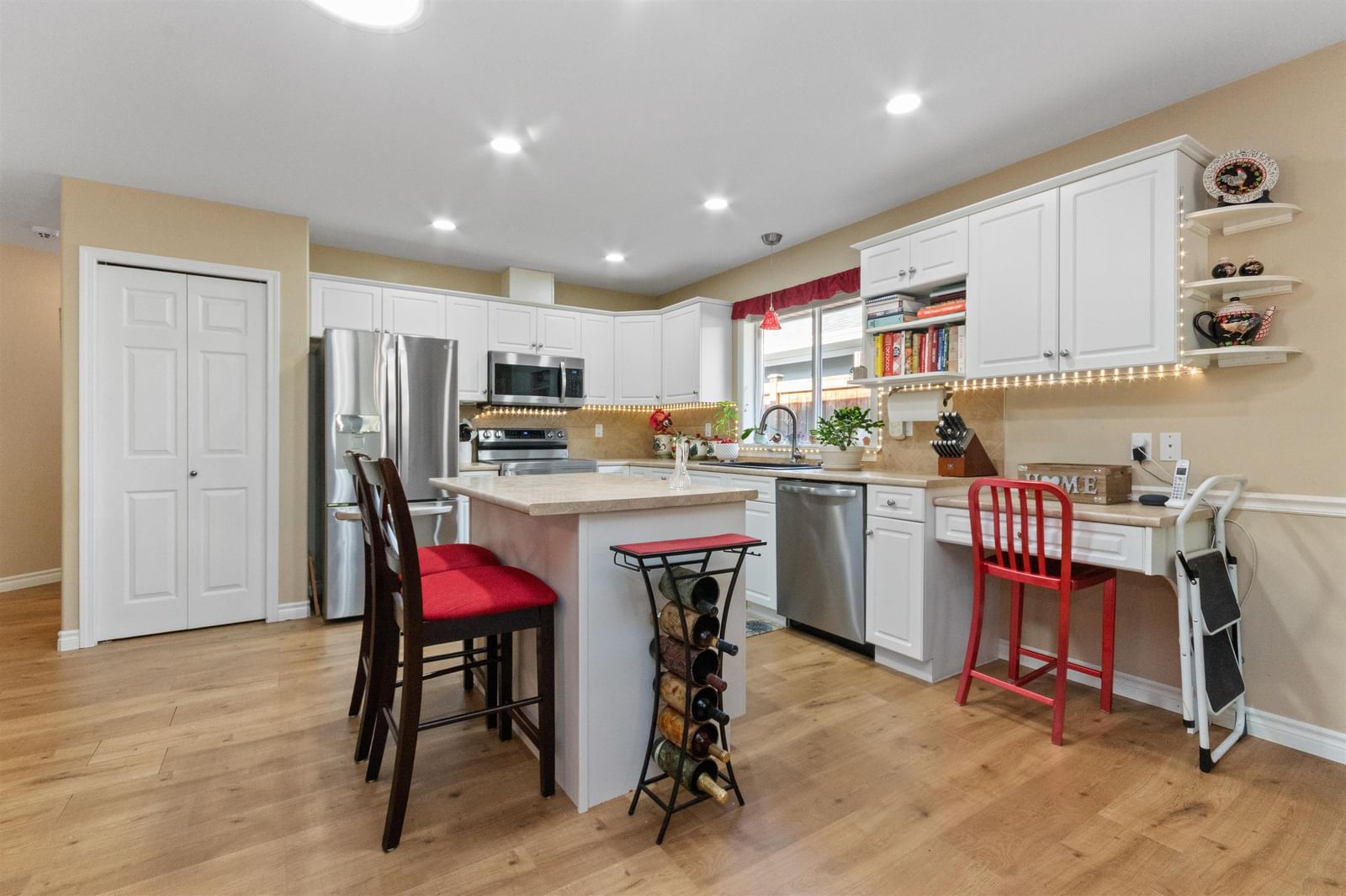 Listing Image 9